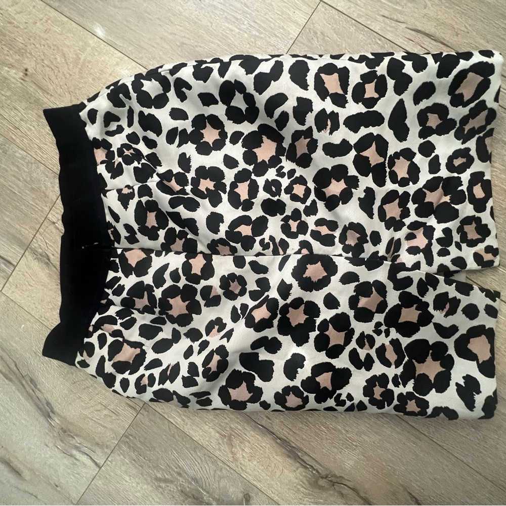 Leopard print Anne Taylor skirt. - Picture 6 of 6